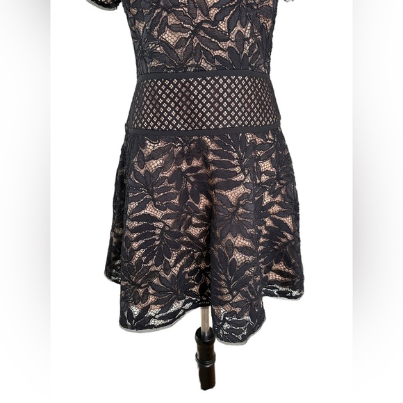 BCBGMaxAzria leaf lace skater short sleeve black Eleanor dress - Picture 5 of 9